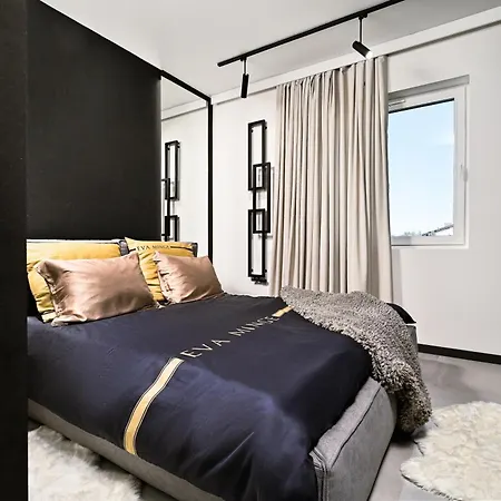 Black&gold
